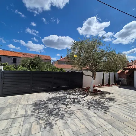Apartment Bailando - Private Parking & Grill Zadar