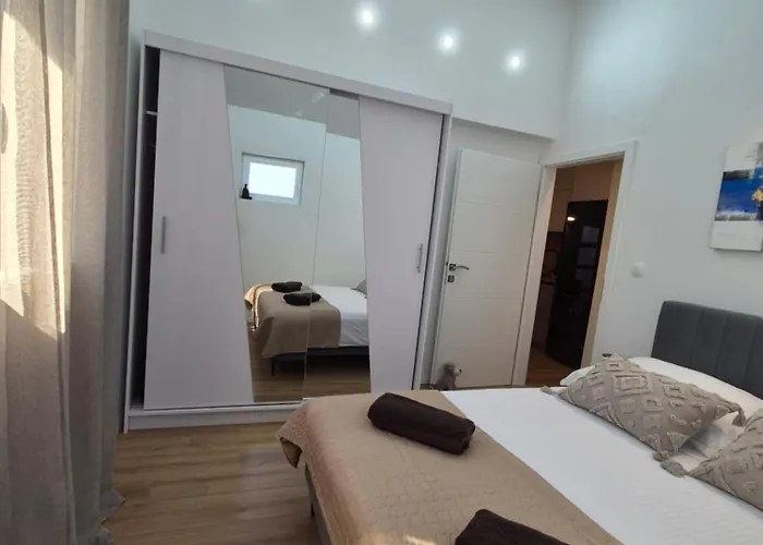 Bailando - Private Parking & Grill *