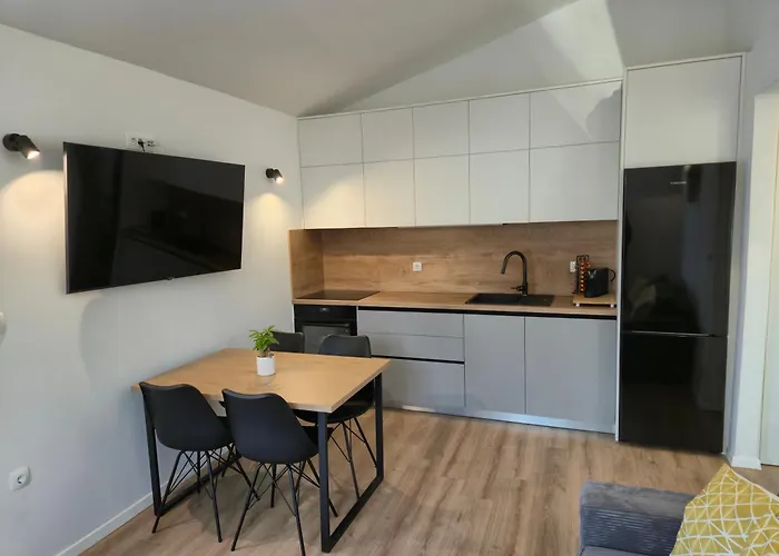 Bailando - Private Parking & Grill Apartman