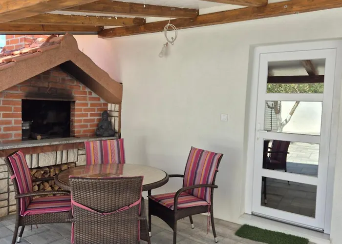 Bailando - Private Parking & Grill