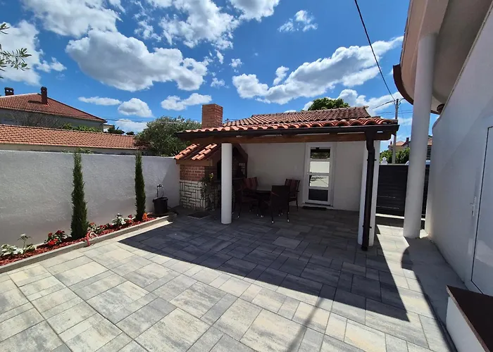 Bailando - Private Parking & Grill Apartman Zára