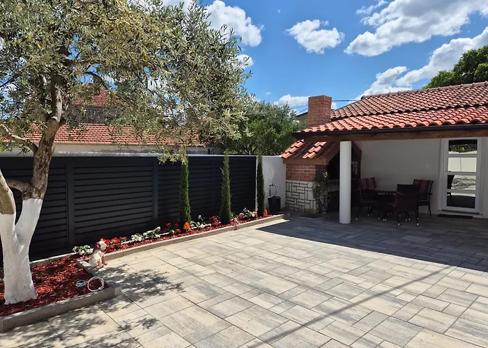 Bailando - Private Parking & Grill Apartman *